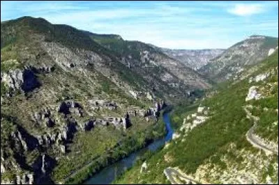Sur combien de régions françaises s'étend le parc national des Cévennes ?