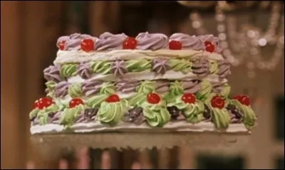 Dobby déplace le gâteau de la tante Pétunia par magie, mais où tombe-t-il ?