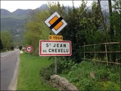 Nous sommes en Auvergne-Rhône-Alpes, à l'entrée de Saint-Jean-de-Chevelu. Village de l'arrondissement de Chambéry, il se situe dans le département ...