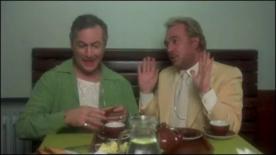 Je m'appelle Albin, je suis une grande folle dans le film "La Cage aux folles".
Dans la vraie vie j'étais acteur, très connu.
Qui suis-je ?