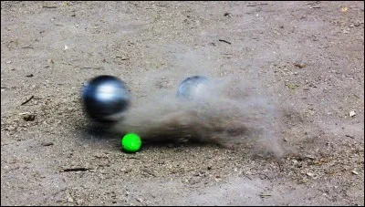 Tir de pr&eacute;cision &agrave; la p&eacute;tanque !