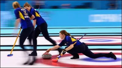 Que fait-on glisser au curling ?