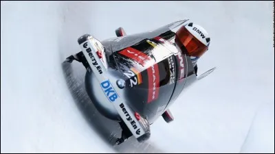 Quel est le nombre maximal de personnes pr&eacute;sentes dans un bobsleigh ?