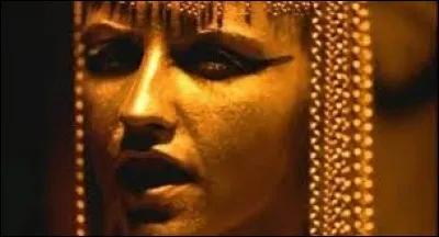 Je vous propose en lien une magnifique version live de ''Zombie'', une des chansons les plus connues des Cranberries. 

En Haïti, les zombies existent-ils ?