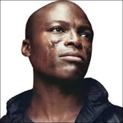 ''Kiss From a Rose'' est une chanson de Seal qui faisait partie de la bande originale de ''Batman Forever''. Quel acteur jouait le rôle du héros ?