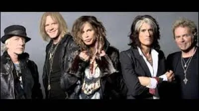 Aerosmith a chanté ''Crazy''. Quel groupe a sorti une chanson portant le même titre en 2006 ?