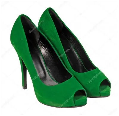 Qu'y a-t-il comme déterminant devant "souliers verts" ?