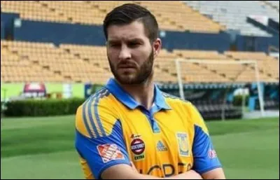 Quelle ville de l'Hérault est homonyme de ce footballeur ?