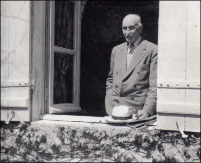 En France, combien d'agglomérations portent le nom de cet écrivain ?