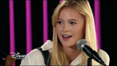 Quelle nouvelle personne va tomber amoureuse de Simon ?