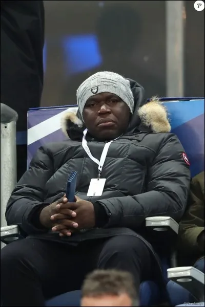 Comment s'appelle son père ?