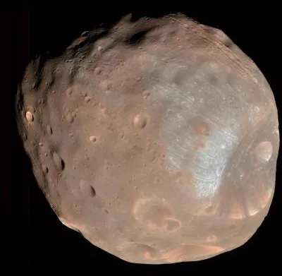 Autour de quelle planète gravite Phobos ?