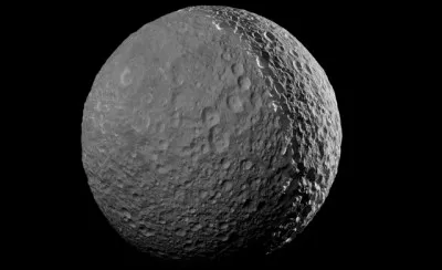 Autour de quelle planète gravite Mimas ?