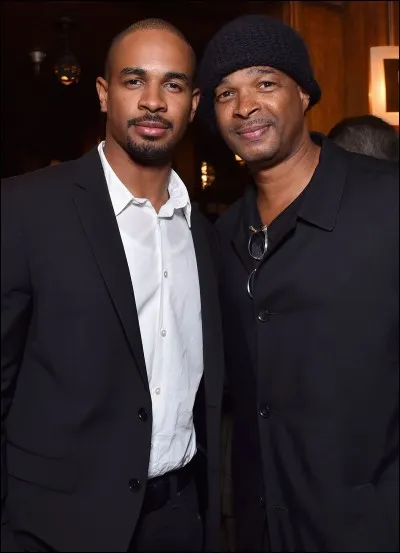 Parmi les amis de junior l'un deux John (qui voulais du lait de soja) fait partit de la famille a Damon Wayans qui est t-il ?