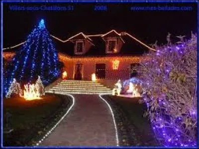 Nous terminons cette balade devant ces illuminations, à Villers-sous-Châtillon. Nous sommes dans la Marne, en région ...