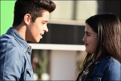 Comment se prénomme le voisin de Kally ?