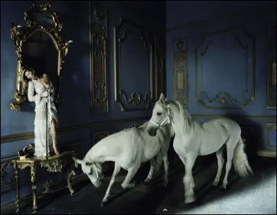 De quelle école vient-elle ?