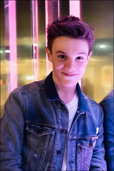 À quel âge Lenni-Kim a-t-il commencé sa carrière de chanteur ?