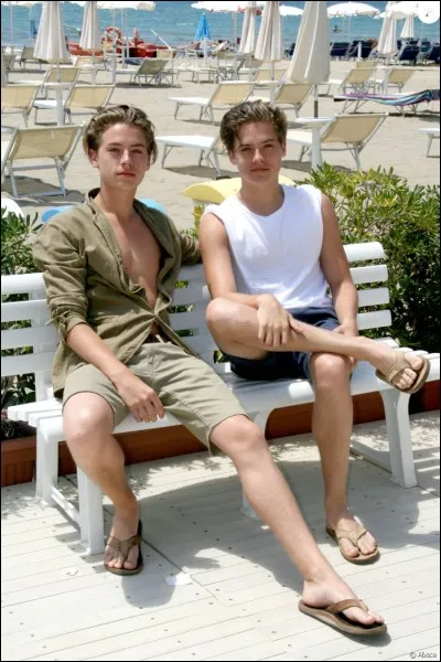 Tu as surpris ton petit ami, il fait des avances à ton ennemie.