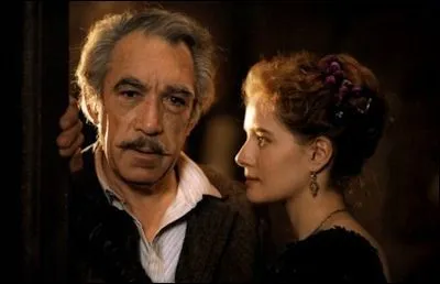 Cette actrice, née en 1948, a joué dans "Sans mobile apparent", "Une chambre en ville", et dans "L'Héritage", un rôle, aux côtés d'Anthony Quinn, pour lequel elle reçoit le Prix d'interprétation féminine au festival de Cannes 1976. Il s'agit de Dominique...