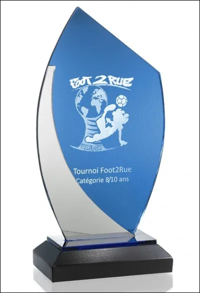 Combien y a-t-il eu de mondiaux de Foot 2 Rue ?