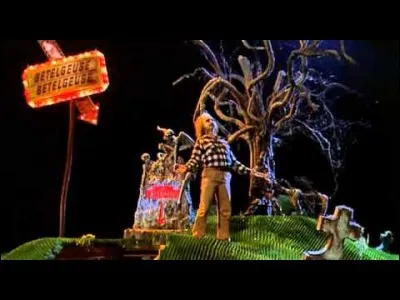 Complète la phrase de ce personnage : "J'espère que vous aimez la bouffe...".