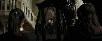 Durant le cours du professeur Lupin sur les épouvantards, en quoi se transforme l'épouvantard devant Parvati Patil ?