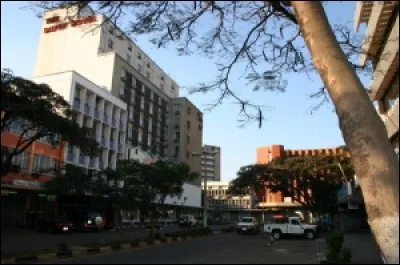 Cette ville africaine de 400 000 habitants, l'une des plus importantes de Zambie, capitale du Copperbelt, c'est :