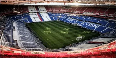 Où se trouve ce stade ?