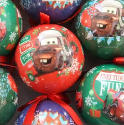 Comment s'appelle le personnage représenté sur ces boules de Noël ?