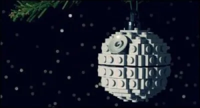 À quel univers cette boule de Noël Lego fait-elle référence ?