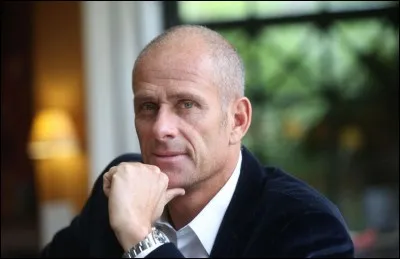 Qui faut-il associer pour former un duo avec la personne proposée ?