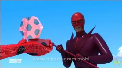 Quelle est la couleur du papillon géant qui sauve à temps le Papillon ?