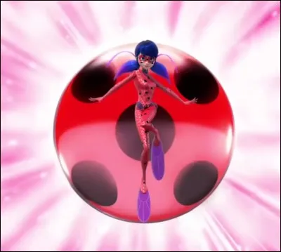 Qui Ladybug et Chat noir affrontent-ils dans l'eau ?