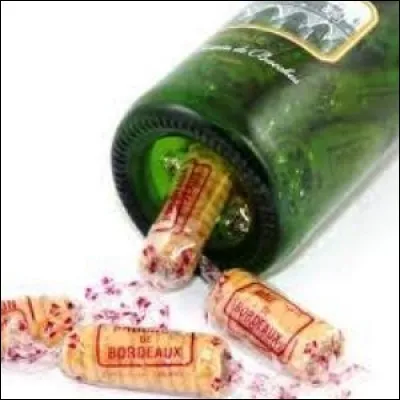 Petits biscuits en pâte feuilletée et pâte d'amande, spécialités de Bordeaux, que sont-elles ?