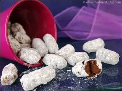 Elles sont la fierté de la ville d'Azay, elles marient cerise confite, marron, kirsch et chocolat :