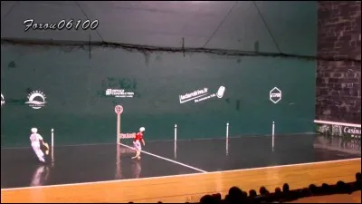 Quel mur s'appelle le frontis ?