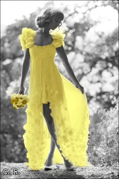 En hommage à la "Femme", quel auteur compositeur chantait "Femme, femme, femme, fais nous voir le ciel, femme, femme, femme, fais nous du soleil !" ?