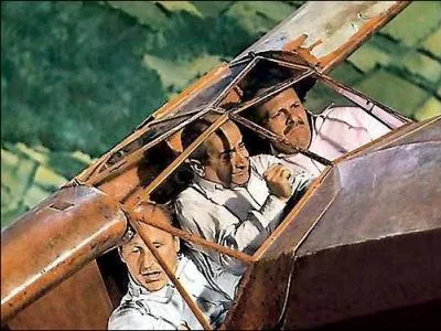 O atterrit le Squadron leader, aprs avoir saut en parachute de l'avion en perdition, au dbut du film ?