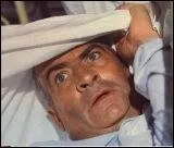 Nos 2 compres se trompent de chambre  l'htel, et se retrouvent  partager chacun leur lit avec un allemand,  cause d'un problme de numro de porte, lequel ?