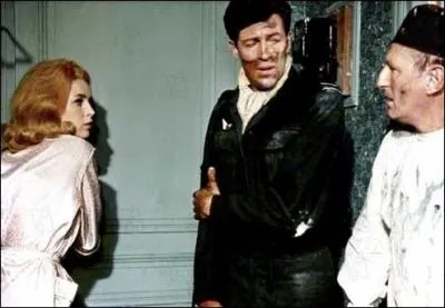 De quel grand auteur franais parle l'officier allemand cultiv et admirateur de la France, assis dans le restaurant du train face  Cunningham, lequel ne comprendra pas ?