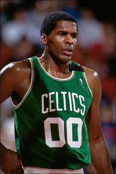 Combien de titres de champion NBA, Robert Parish a-t-il gagnés ?