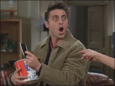 Dans l'épisode 22 de la saison 4, Joey organise l'enterrement de vie de garçon de Ross. À cette occasion quel(s) objet(s) précieux est/sont égaré(s) ?