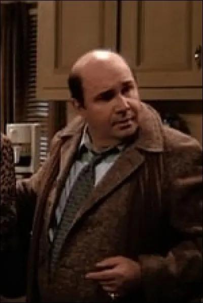 Au cours de la saison 1, Joey reçoit la visite de son père. Qu'apprend-on à son sujet ?