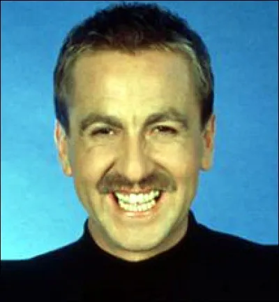 Qui faut-il associer pour former un duo avec la personne proposée ?