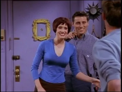 Paget Brewster revient dans plusieurs épisodes de la saison 4. Dans quelle série a-t-elle connu le succès ?