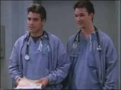 Georges Clooney et Noah Wyle sont deux acteurs emblématiques de la série "Urgences". Quels rôles y jouaient-ils ?