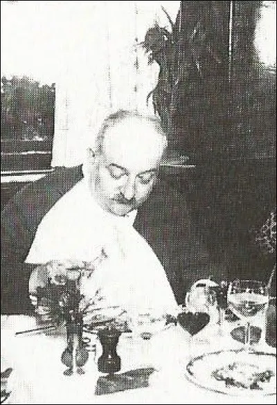 Le 22 juillet 1956, à Paris, décède Maurice-Edmond Sailland. Sous quel nom est-il plus connu ?