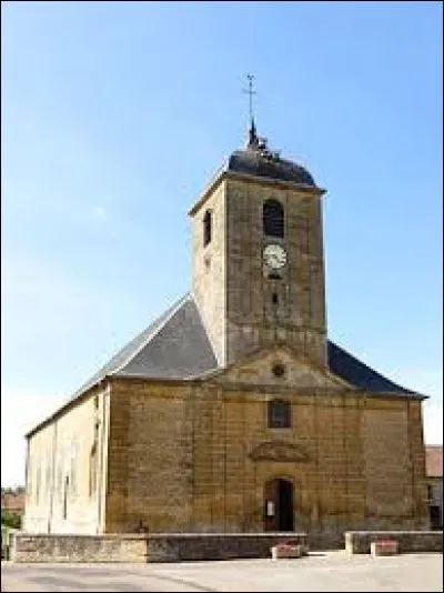 Nous sommes dans le Grand-Est devant l'église Saint-Denis de Juvigny-sur-Loison. Village de la Lorraine gaumaise, à la frontière belge, il se situe dans le département ...