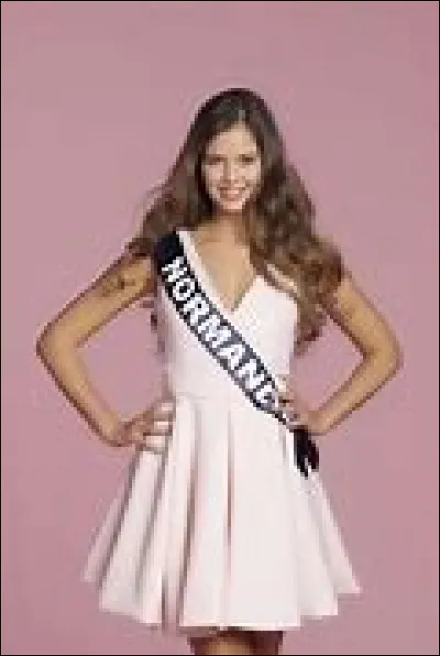 Dans quelle ville habite Miss Normandie ?